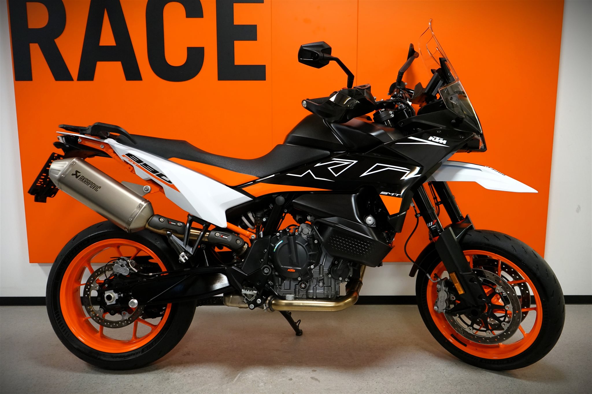 KTM 890 SMT