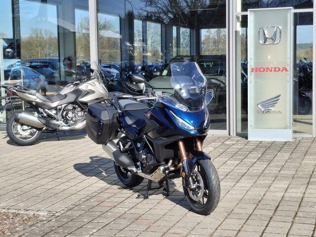 Honda NT1100 DCT Electronic Suspension