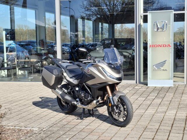 Honda NT1100 DCT Electronic Suspension