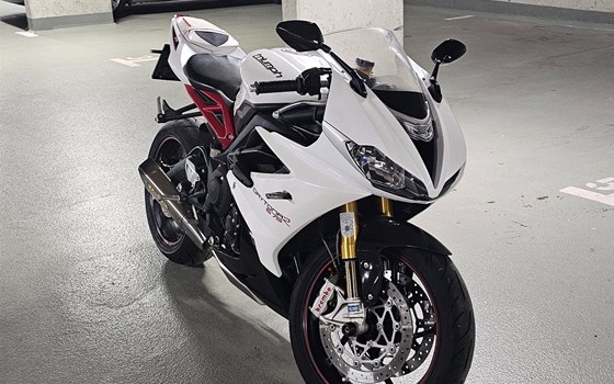 Gebrauchtmotorrad Triumph Daytona 675 R - Bild 1