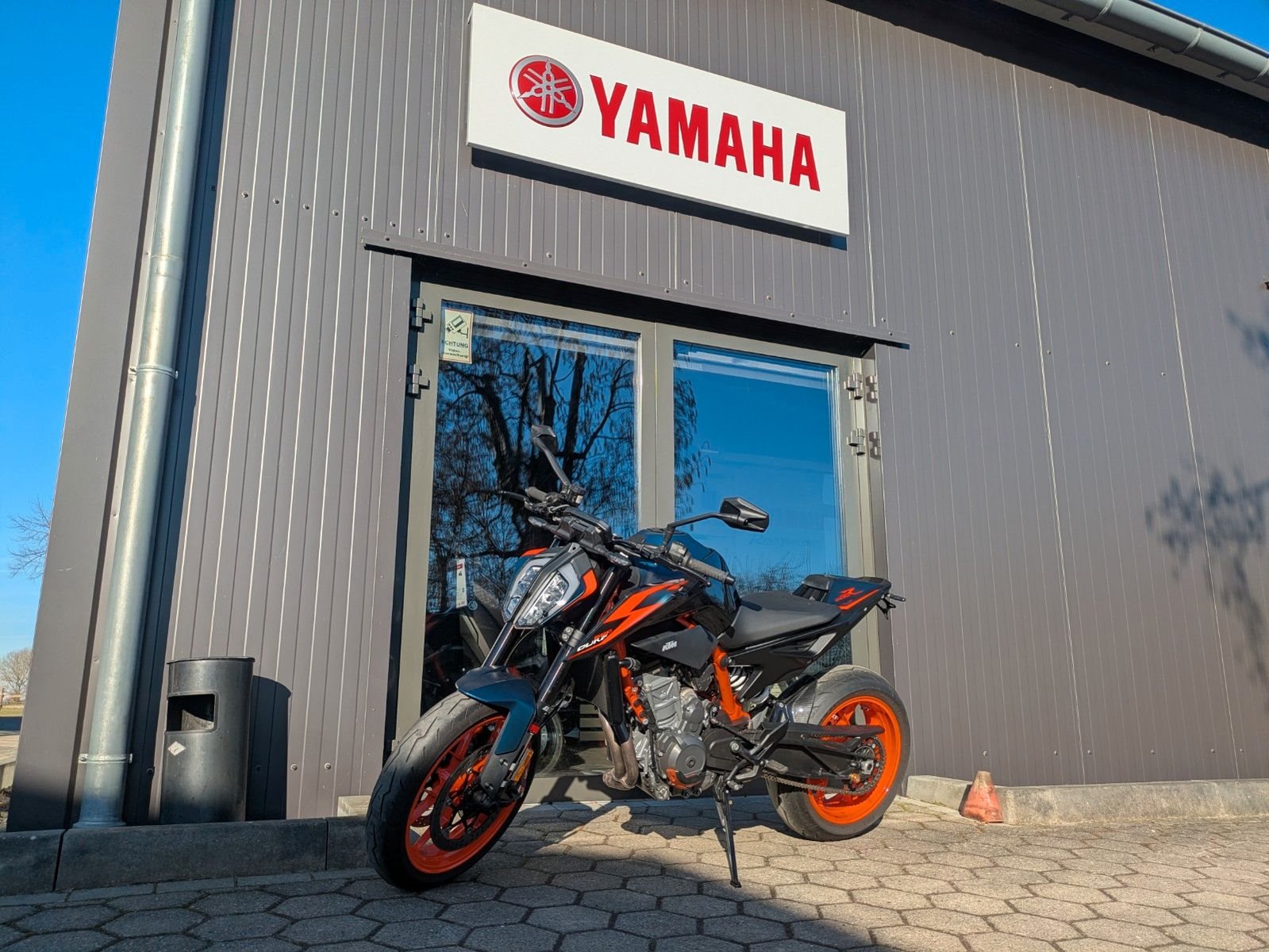 KTM 890 Duke R