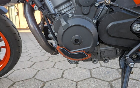 Gebrauchtmotorrad KTM 890 Duke R - Bild 7