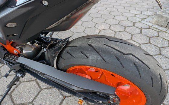 Gebrauchtmotorrad KTM 890 Duke R - Bild 9