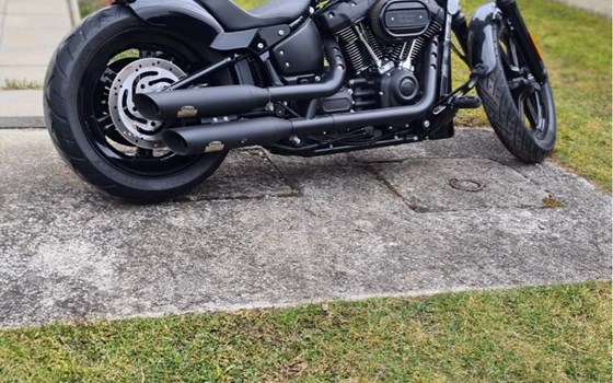 Gebrauchtmotorrad Harley-Davidson Softail Street Bob 114 FXBBS - Bild 4