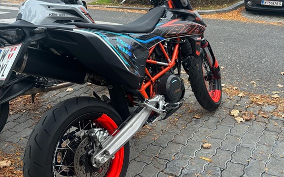 Gebrauchtmotorrad KTM 690 SMC R - Bild 3