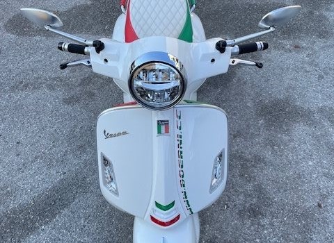 Gebrauchtmotorrad Vespa GTS 300 Super - Bild 1