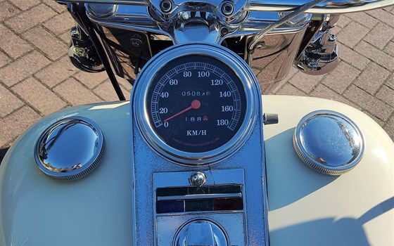 Gebrauchtmotorrad Harley-Davidson Softail Heritage Classic FLSTC - Bild 6