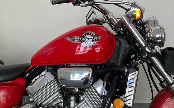 Gebrauchtmotorrad Honda VF 750 C Magna - Bild 3