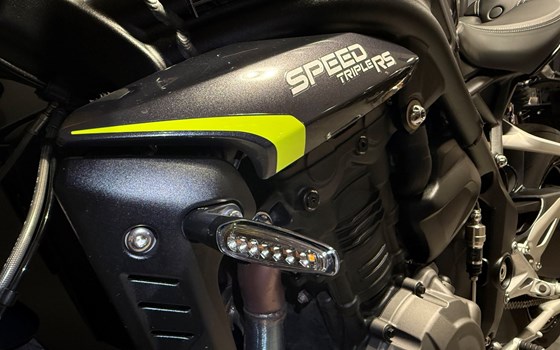 Gebrauchtmotorrad Triumph Speed Triple 1200 RS - Bild 6