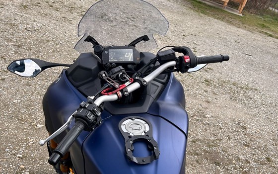 Gebrauchtmotorrad Yamaha Niken GT - Bild 10
