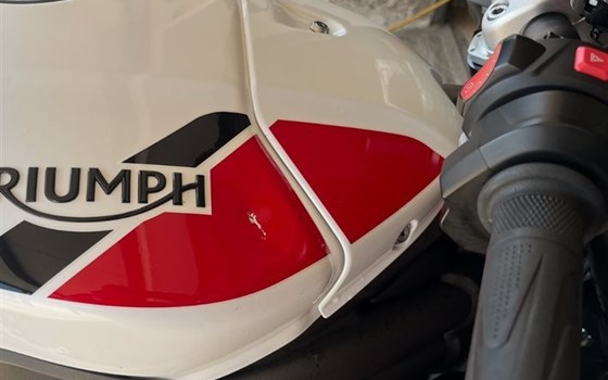 Gebrauchtmotorrad Triumph Speed Triple RS - Bild 4