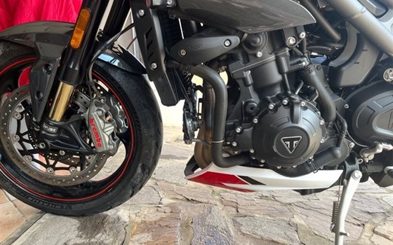 Gebrauchtmotorrad Triumph Speed Triple RS - Bild 6