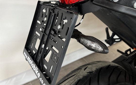 Gebrauchtmotorrad KTM 690 Duke R - Bild 4