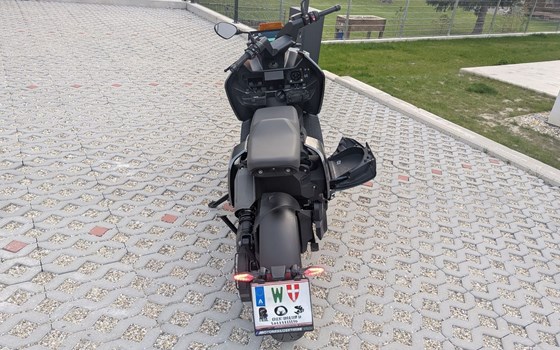 Gebrauchtmotorrad BMW CE 04 - Bild 2