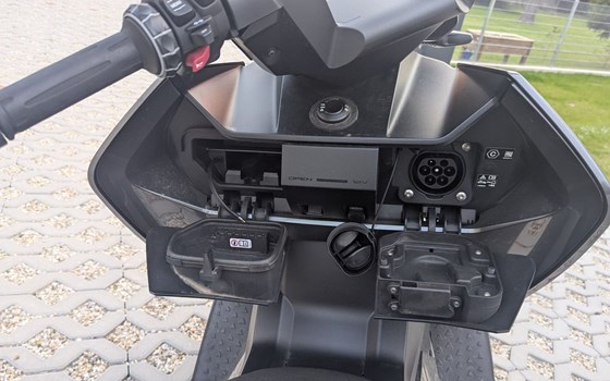 Gebrauchtmotorrad BMW CE 04 - Bild 8