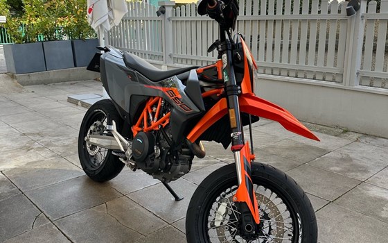 Gebrauchtmotorrad KTM 690 SMC R - Bild 3