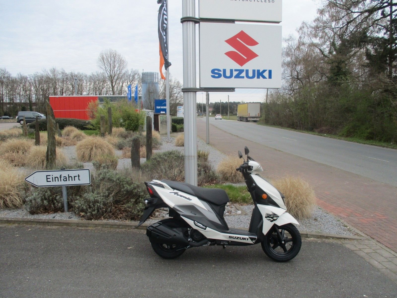 Suzuki Avenis 125