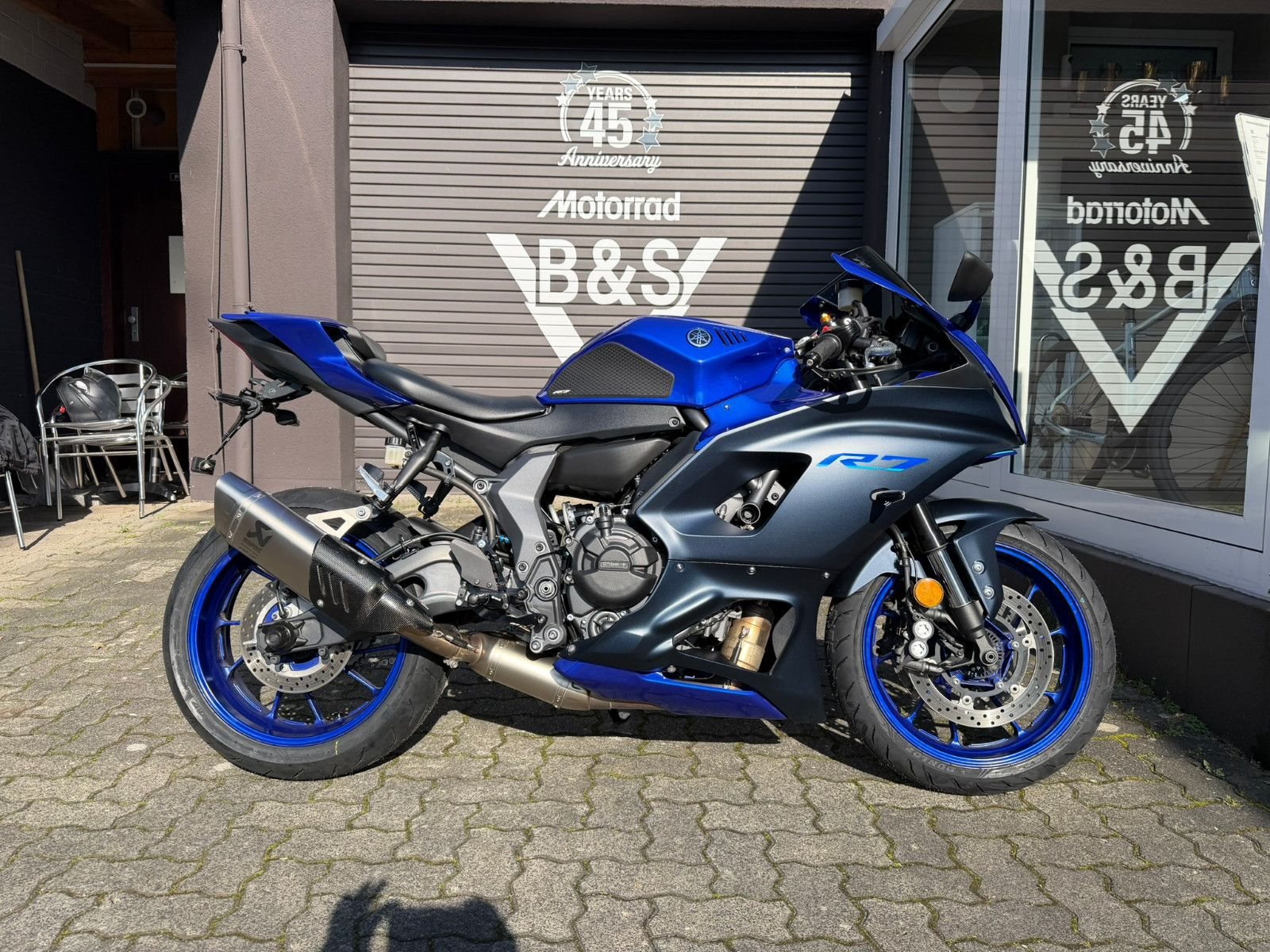Yamaha R7 