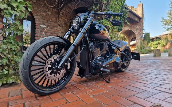 Gebrauchtmotorrad Harley-Davidson Softail Breakout 117 - Bild 2