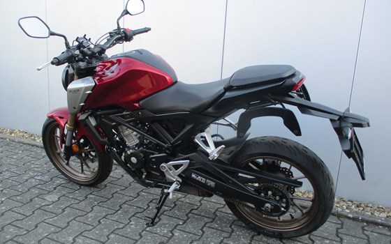 Gebrauchtmotorrad Honda CB125R - Bild 5