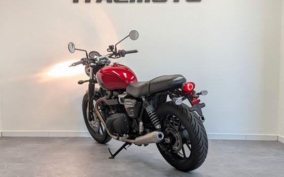 Gebrauchtmotorrad Triumph Speed Twin 900 - Bild 4