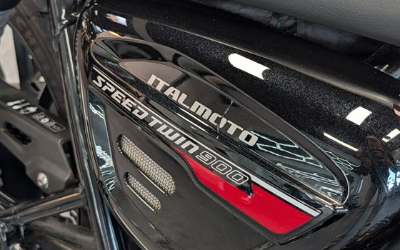 Gebrauchtmotorrad Triumph Speed Twin 900 - Bild 7