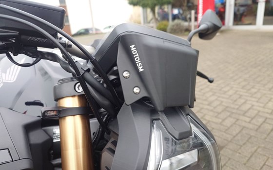 Gebrauchtmotorrad Honda CB650R E-Clutch - Bild 21