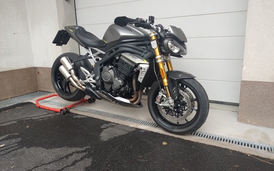 Gebrauchtmotorrad Triumph Speed Triple 1200 RS - Bild 1