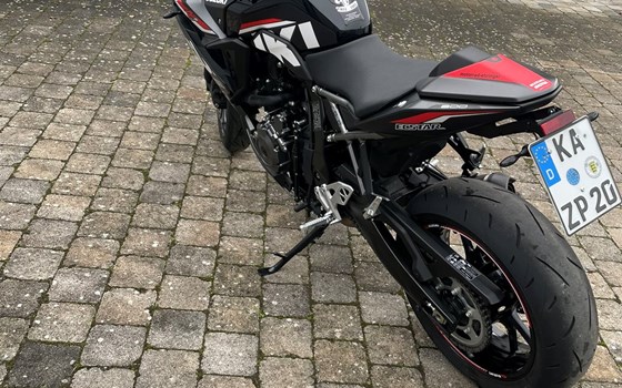 Gebrauchtmotorrad Suzuki GSX-8R - Bild 4