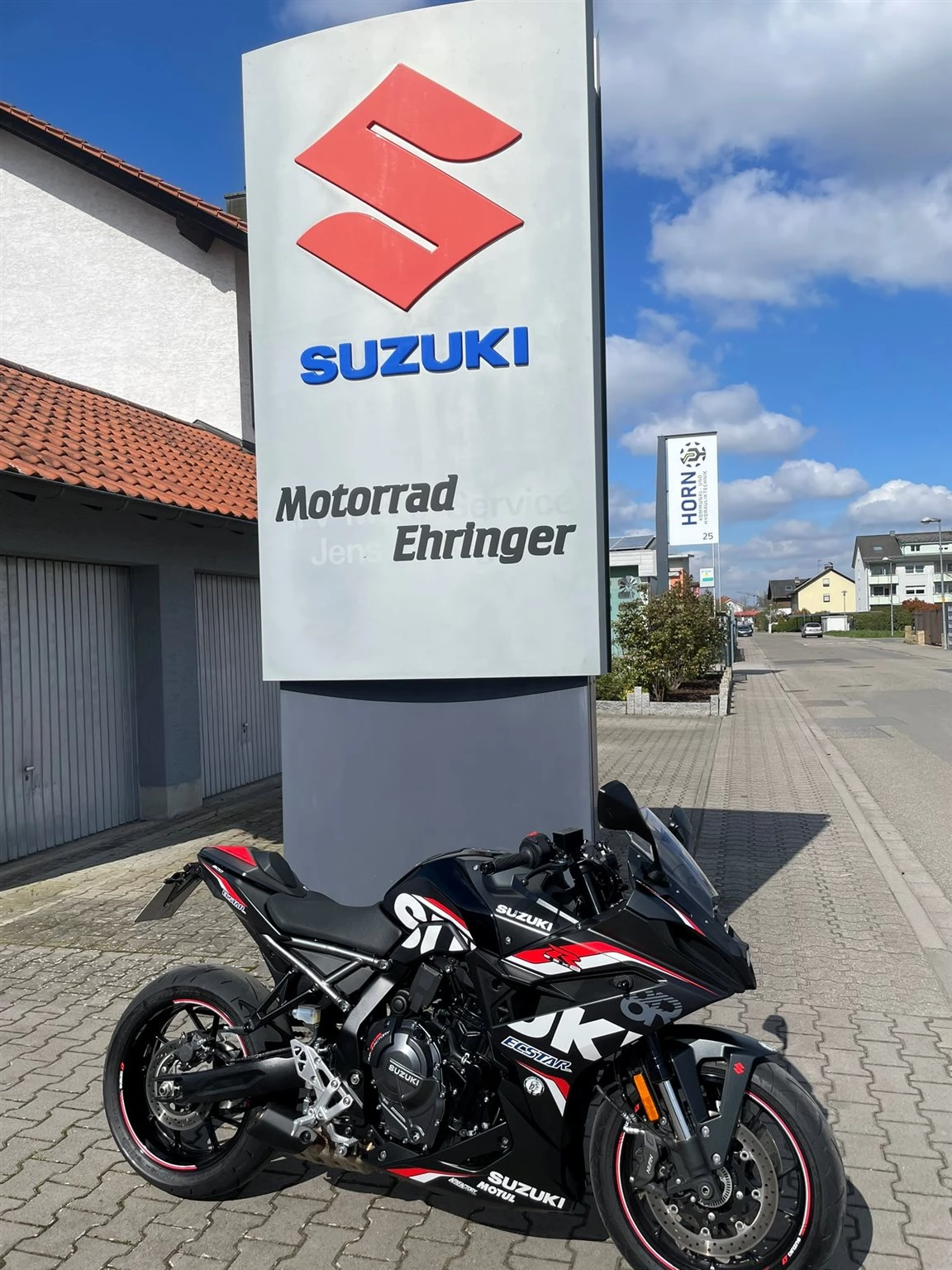Suzuki GSX-8R
