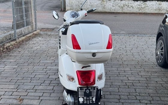 Gebrauchtmotorrad Vespa GTS 125 i.e. - Bild 8