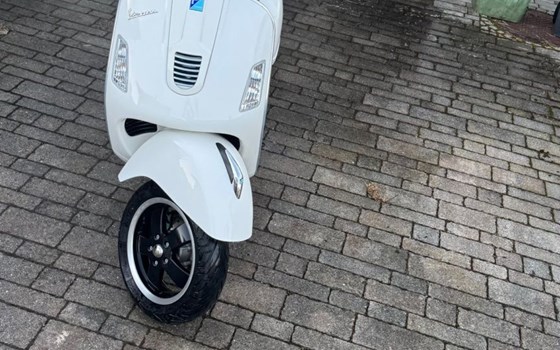 Gebrauchtmotorrad Vespa GTS 125 i.e. - Bild 7