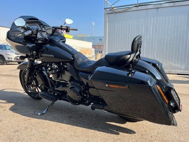 Harley-Davidson Touring Road Glide Special FLTRXS (Vivid Black) - Bild 10