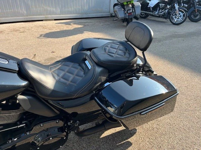 Harley-Davidson Touring Road Glide Special FLTRXS (Vivid Black) - Bild 12