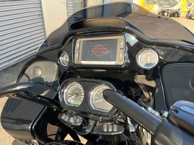 Harley-Davidson Touring Road Glide Special FLTRXS (Vivid Black) - Bild 15