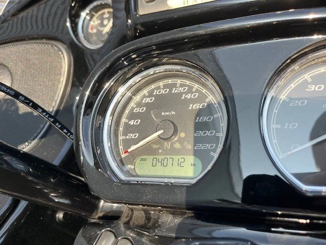 Harley-Davidson Touring Road Glide Special FLTRXS (Vivid Black) - Bild 16