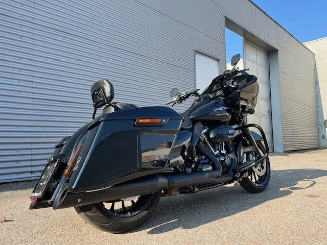 Harley-Davidson Touring Road Glide Special FLTRXS (Vivid Black) - Bild 8