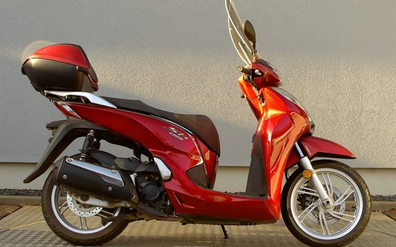 Gebrauchtmotorrad Honda SH300i - Bild 1