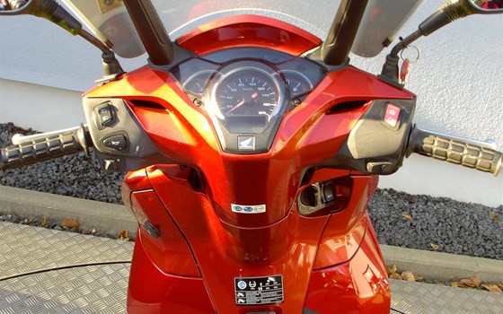 Gebrauchtmotorrad Honda SH300i - Bild 13