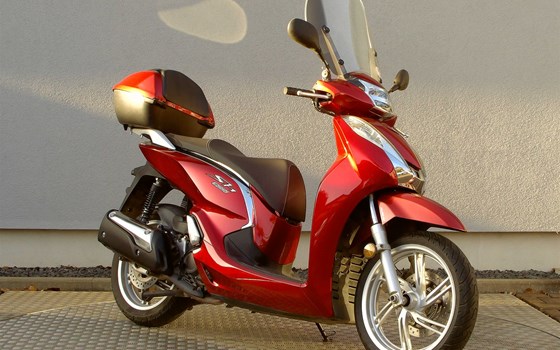 Gebrauchtmotorrad Honda SH300i - Bild 2