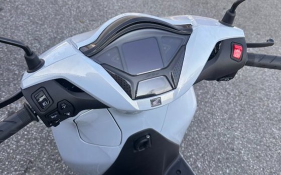 Neufahrzeug Honda SH350i - Bild 5