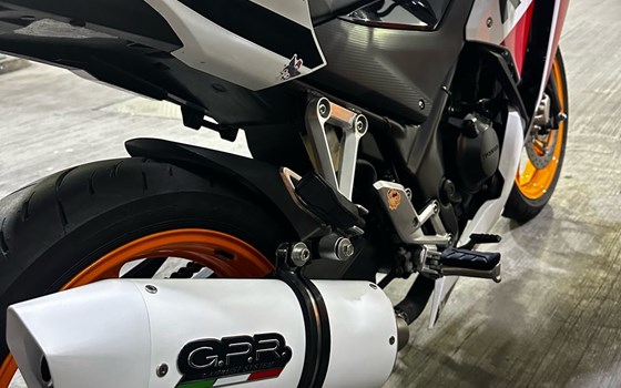 Motorrad Occasion Honda CBR 300 R - Bild 3