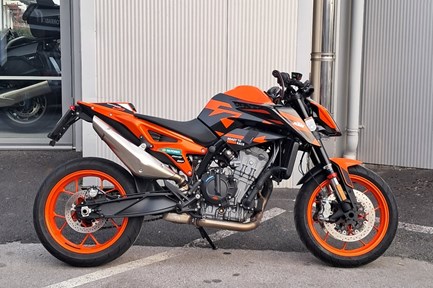 KTM 890 Duke GP