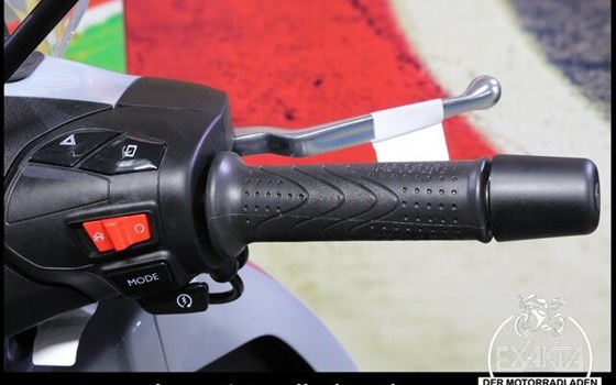 Neufahrzeug Piaggio Beverly 400 S - Bild 19