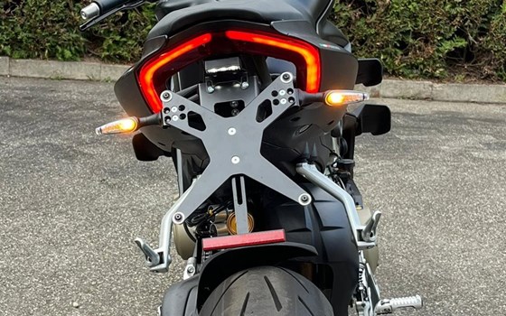 Gebrauchtmotorrad Ducati Streetfighter V4 S - Bild 2