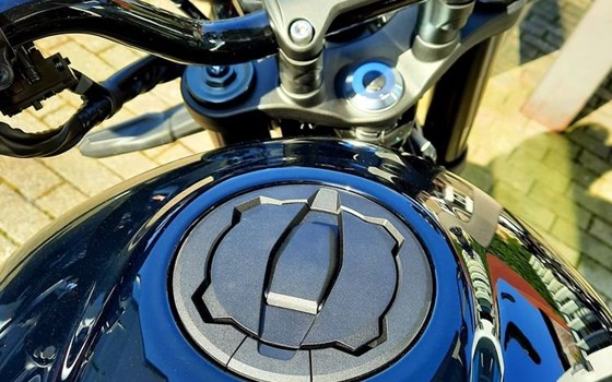 Neufahrzeug Kawasaki Z900 RS Black Ball Edition - Bild 6