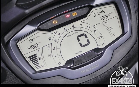 Gebrauchtmotorrad Piaggio Beverly 400 - Bild 11