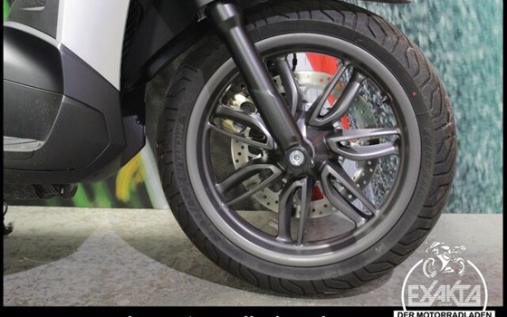 Gebrauchtmotorrad Piaggio Beverly 400 - Bild 21