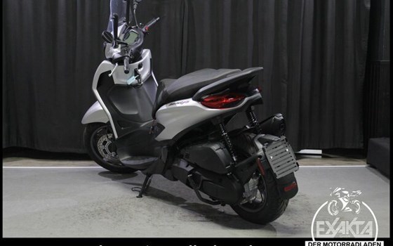 Gebrauchtmotorrad Piaggio Beverly 400 - Bild 3