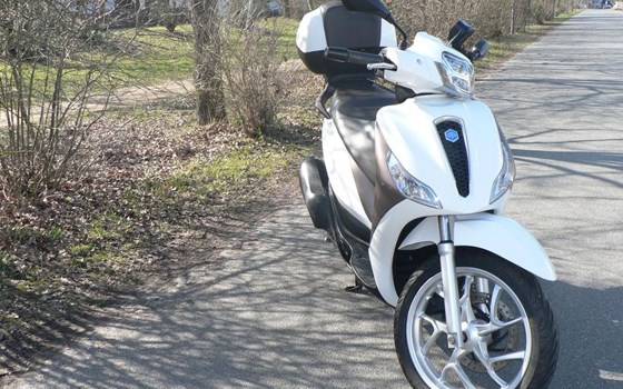 Gebrauchtmotorrad Piaggio Medley 125 - Bild 11